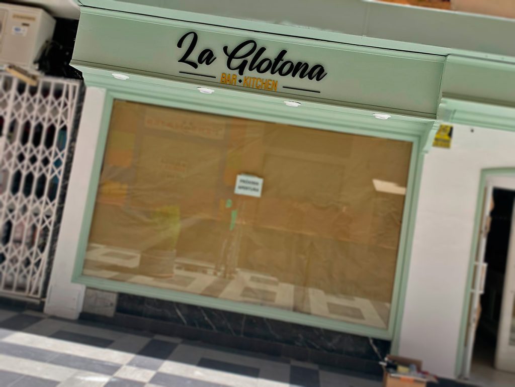 carteles negocios en lucena